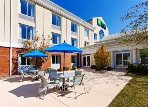 фото отеля Holiday Inn Express Hotel & Suites Dillsboro
