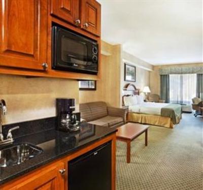 фото отеля Holiday Inn Express Hotel & Suites Dillsboro