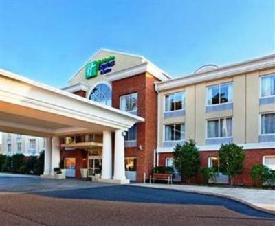 фото отеля Holiday Inn Express Hotel & Suites Dillsboro