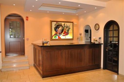 фото отеля Hotel Chris Kifissia