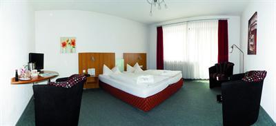 фото отеля Hotel Am Kurpark Spath