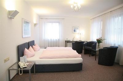 фото отеля Hotel Am Kurpark Spath