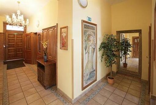 фото отеля City Crown Hotel