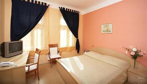фото отеля City Crown Hotel