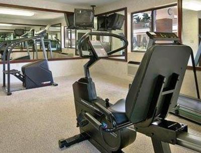 фото отеля Days Inn & Suites Traverse City