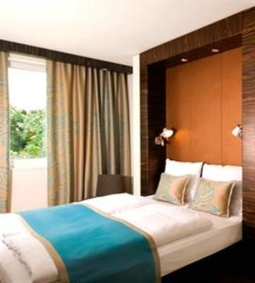 фото отеля Motel One Dusseldorf City
