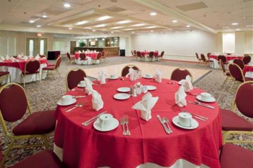 фото отеля Doubletree by Hilton Raleigh Brownstone - University