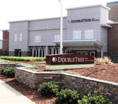 фото отеля Doubletree by Hilton Raleigh Brownstone - University