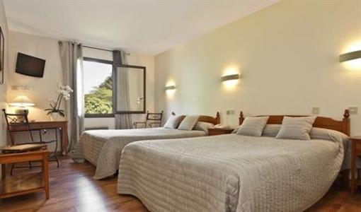фото отеля Hotel Des Roches Les Eyzies-de-Tayac-Sireuil