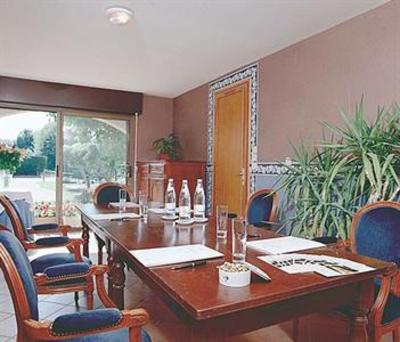 фото отеля Hotel Des Roches Les Eyzies-de-Tayac-Sireuil
