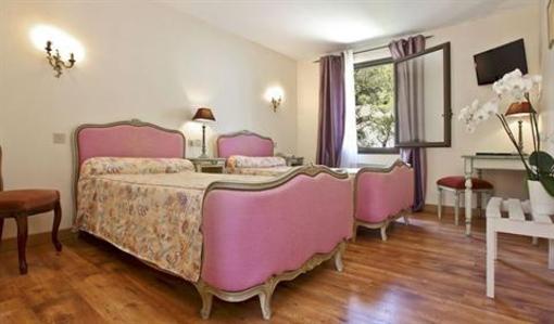 фото отеля Hotel Des Roches Les Eyzies-de-Tayac-Sireuil