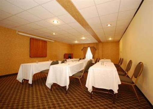 фото отеля Quality Suites Pineville (North Carolina)