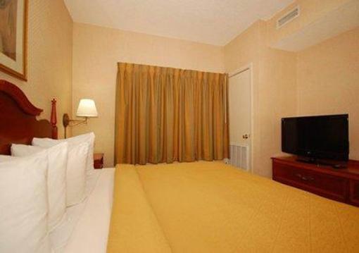 фото отеля Quality Suites Pineville (North Carolina)