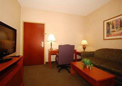 фото отеля Quality Suites Pineville (North Carolina)
