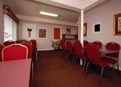 фото отеля Econo Lodge Inn & Suites Virginia Beach