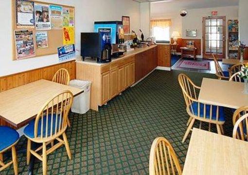 фото отеля Econo Lodge Inn & Suites Shelburne