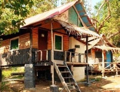 фото отеля Leela Beach Bungalows