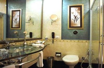 фото отеля Hotel Regaalis Mysore