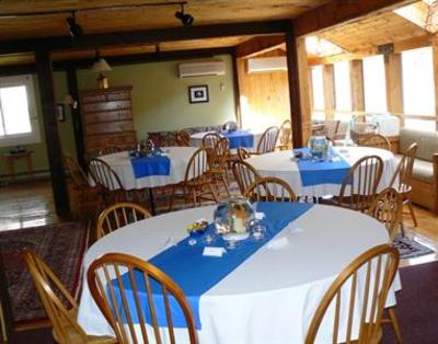фото отеля Snowy Owl Inn and Resort