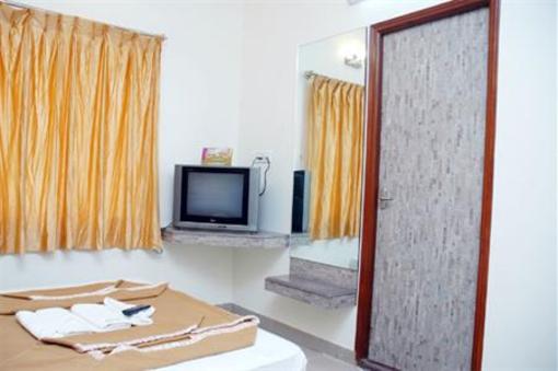 фото отеля UG Deluxe Lodge