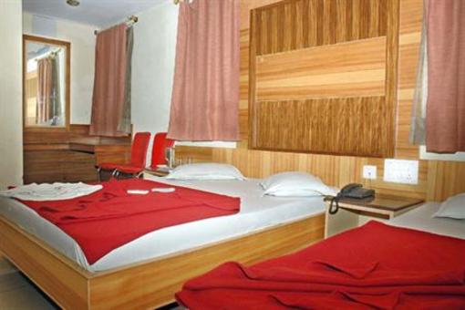 фото отеля UG Deluxe Lodge