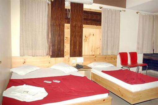 фото отеля UG Deluxe Lodge