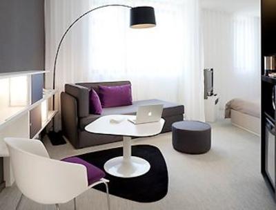фото отеля Suite Novotel Paris Issy les Moulineaux
