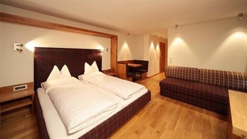 фото отеля Hotel Sandhof Lech