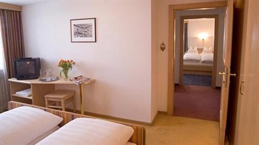 фото отеля Hotel Sandhof Lech