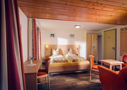 фото отеля Hotel Des Alpes Kandersteg