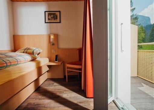 фото отеля Hotel Des Alpes Kandersteg