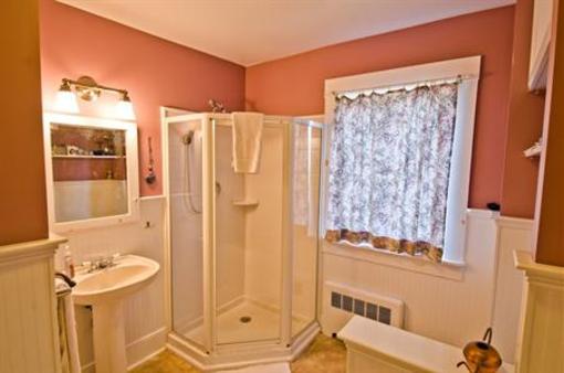 фото отеля Inn Bliss Newport