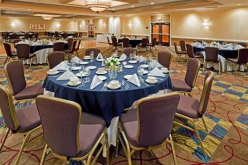 фото отеля Crowne Plaza Philadelphia - Bucks County