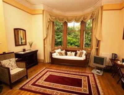 фото отеля 15 Merchiston Gardens Bed & Breakfast Edinburgh
