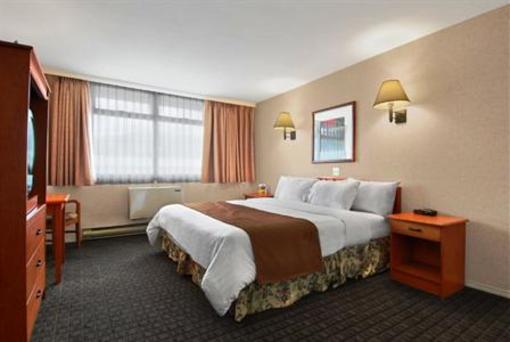 фото отеля BEST WESTERN Capilano Inn & Suites