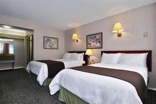 фото отеля BEST WESTERN Capilano Inn & Suites