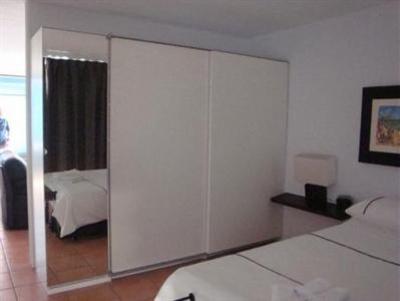 фото отеля Bonapartes Serviced Apartments