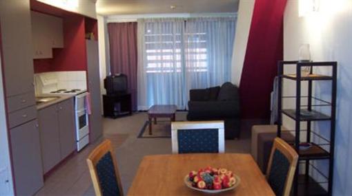 фото отеля Bonapartes Serviced Apartments