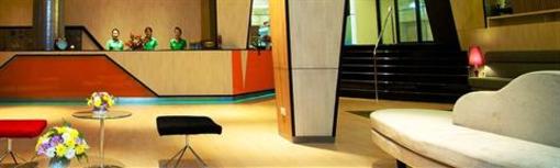 фото отеля Flipper Lodge Hotel