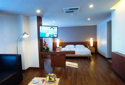 фото отеля Flipper Lodge Hotel