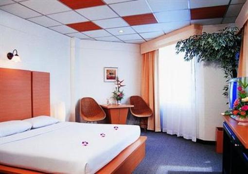 фото отеля Flipper Lodge Hotel