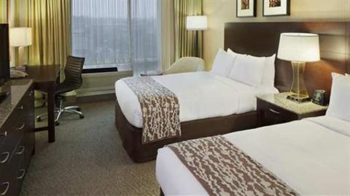 фото отеля DoubleTree Club by Hilton Hotel Boston Bayside