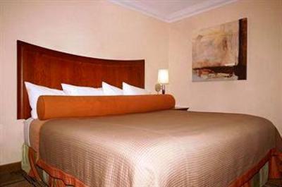 фото отеля Best Western Plus Crossroads Inn & Conference Center
