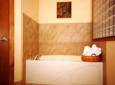 фото отеля Best Western Plus Crossroads Inn & Conference Center
