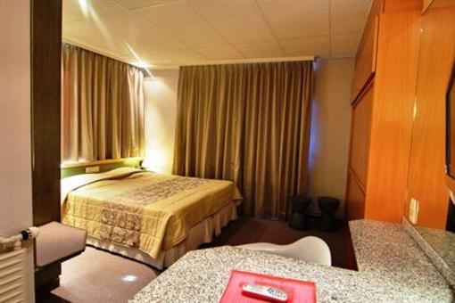 фото отеля Glenmore Hotel