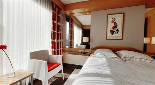 фото отеля Glenmore Hotel