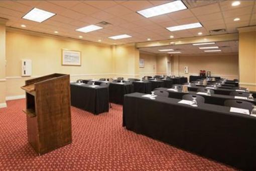 фото отеля Crowne Plaza Hotel Executive Center Baton Rouge