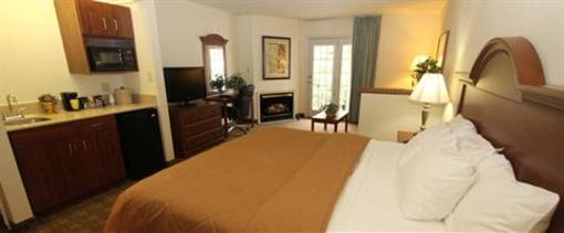 фото отеля Comfort Inn & Suites at Dollywood Lane
