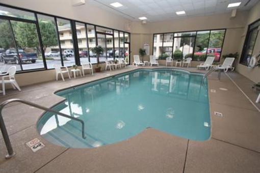 фото отеля Comfort Inn & Suites at Dollywood Lane