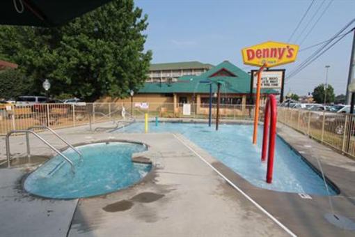 фото отеля Comfort Inn & Suites at Dollywood Lane